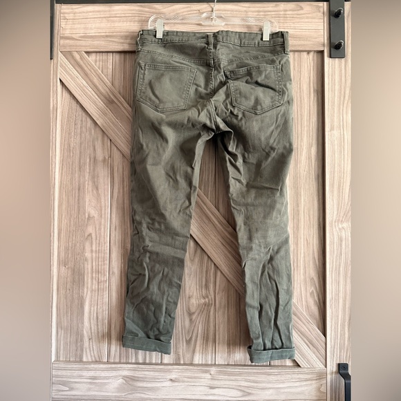 GAP Khaki Boyfriend Jeans - Picture 2 of 3